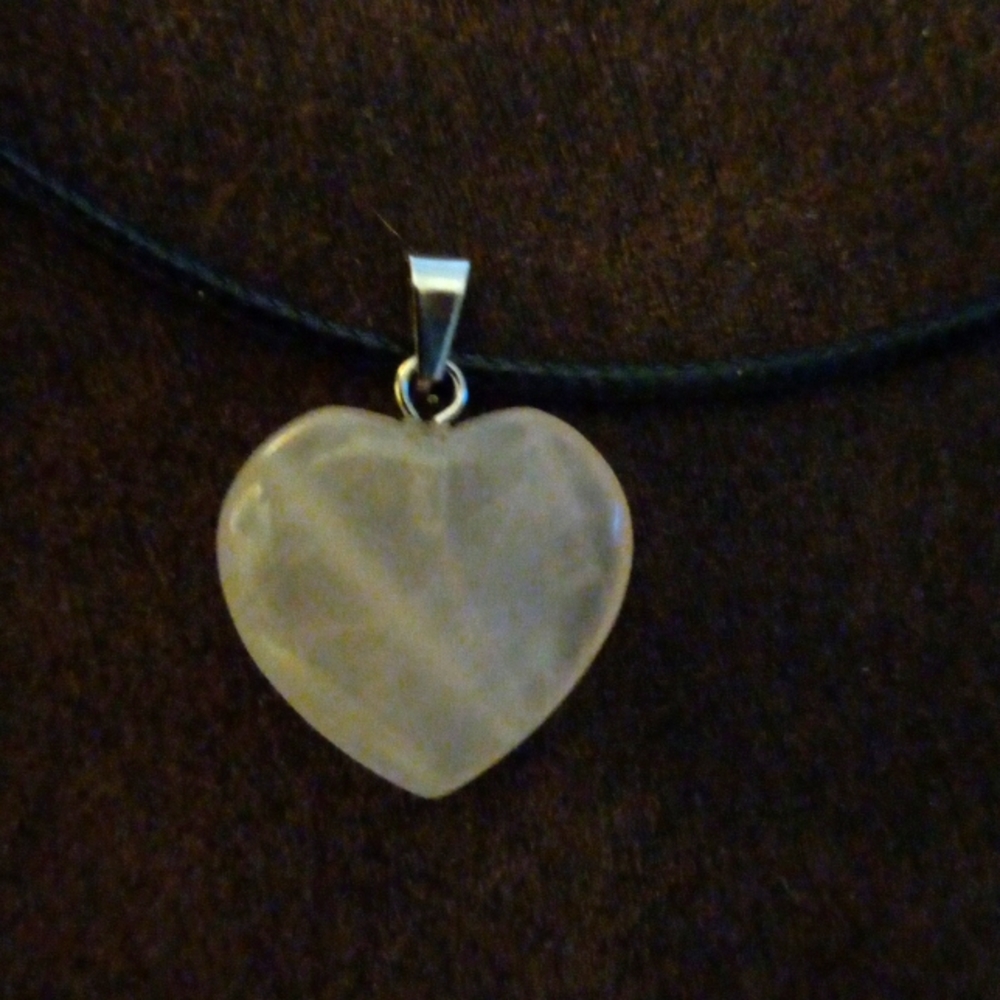 Heart ♥ shaped pendant necklace